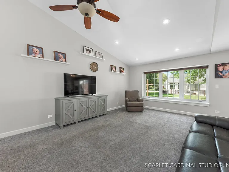 3120 Gresham Ln W — Photo 4
