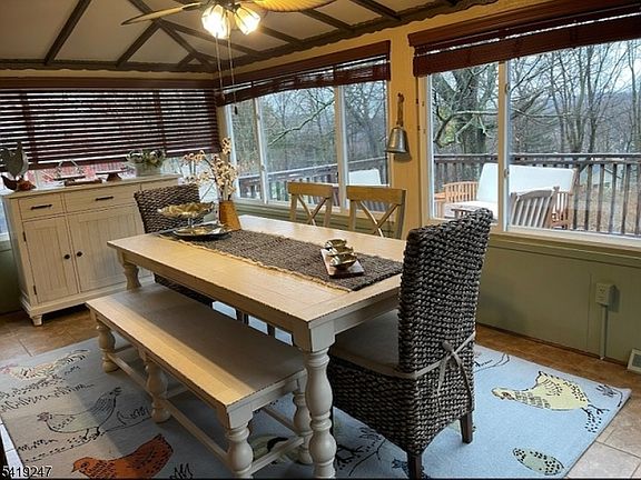 5th image of 78 Woodlawn Rd