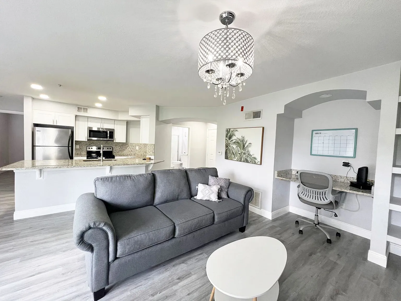 1 bed, 1.0 bath, 842 sqft, $2,500 — Photo 2