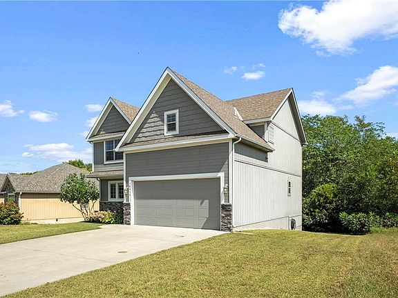 2nd image of 18419 Rock Creek Dr