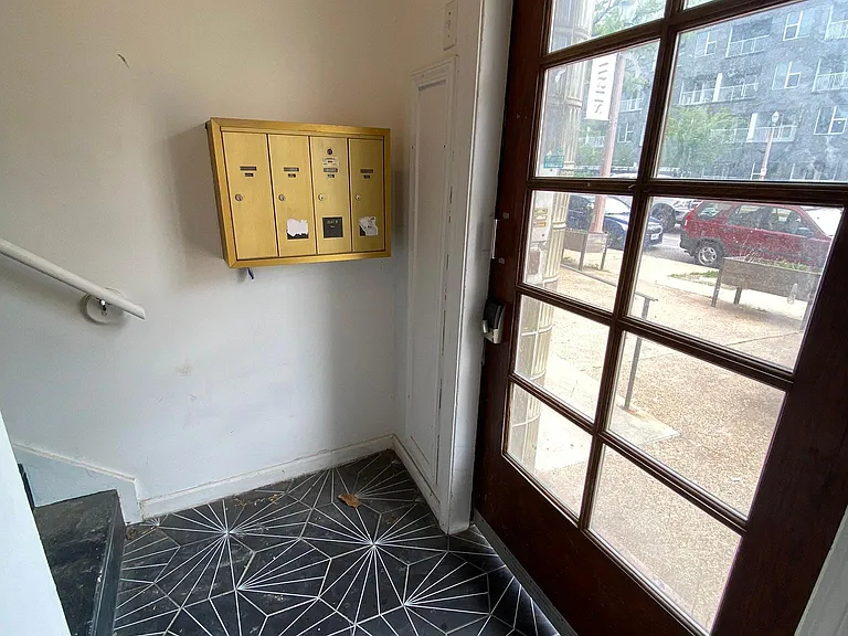 2245 S Grand Blvd #B — Photo 28