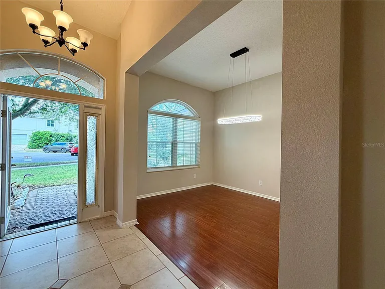 10237 Facet Ct — Photo 11