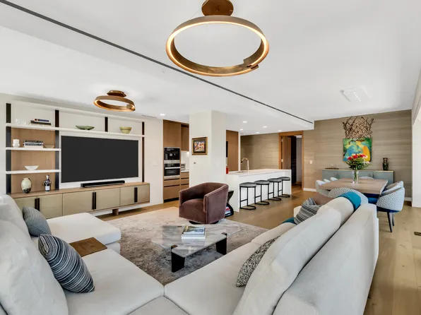 200 East 21st Street 12C image 2 of 23