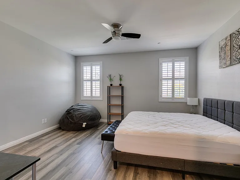 3496 Calentina Ave — Photo 32