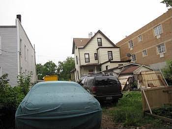 4th image of 935 Tilden St
