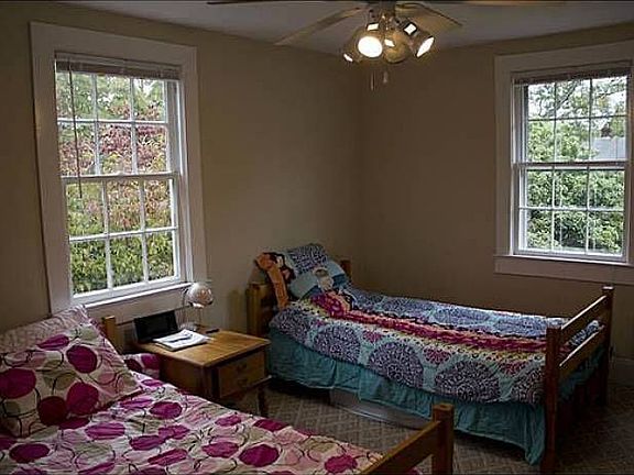 upstairs bedroom (1 of 2)