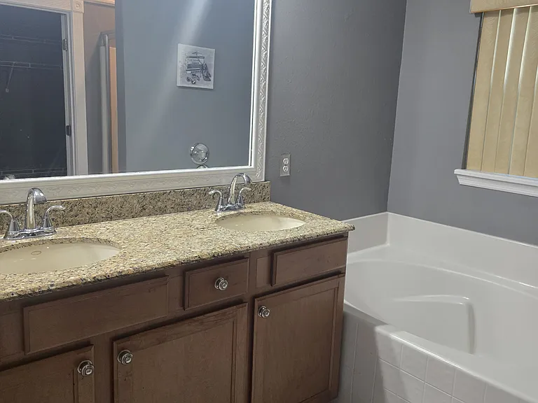 3066 Bay Laurel Cir N — Photo 19