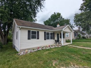 824 S Pine St, Seymour, IN 47274