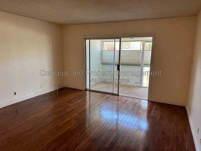 1604 E 2nd St #1H — Photo 8