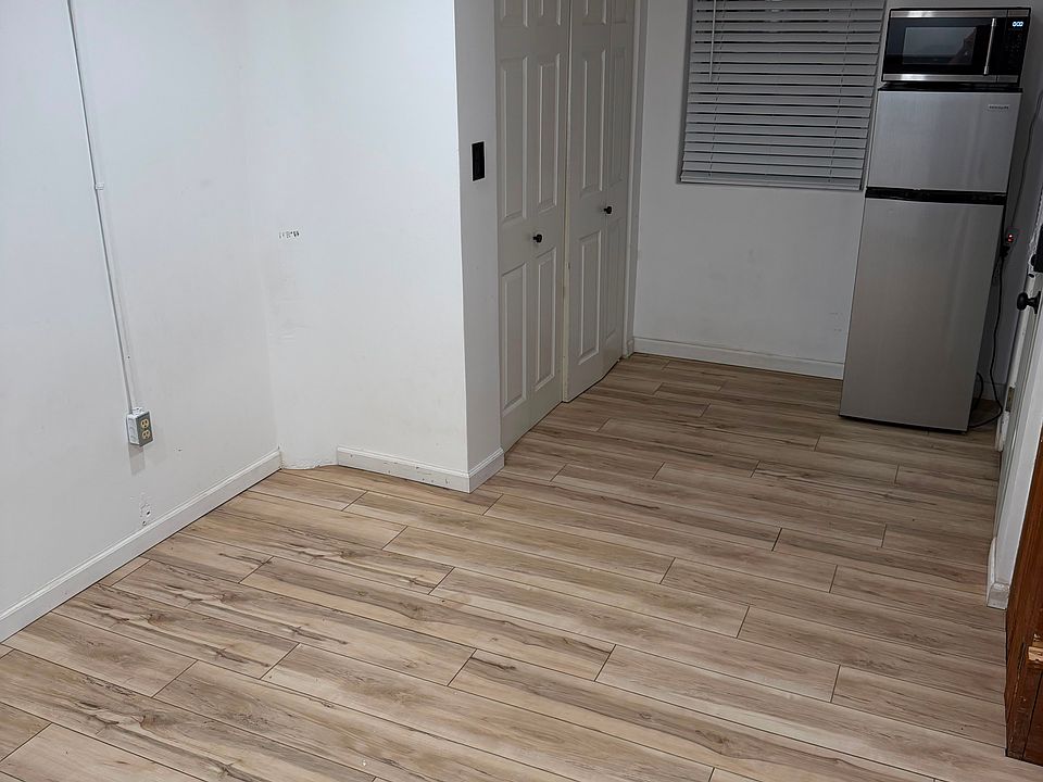2nd image of 213 Cornell Dr SE #C