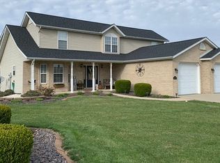 235 Baneberry Dr, Highland, IL 62249