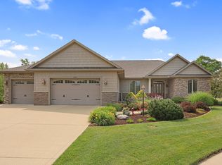 1604 Chestnut Grove Ct, Champaign, IL 61822