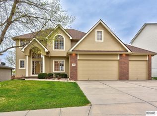 4803 Ponderosa Dr, Papillion, NE 68133