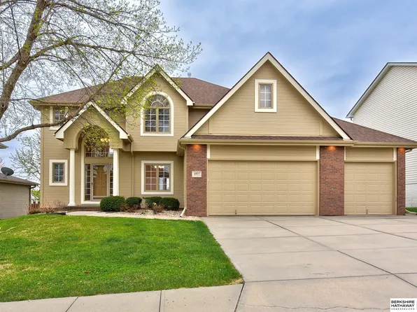 4803 Ponderosa Dr, Papillion, NE 68133