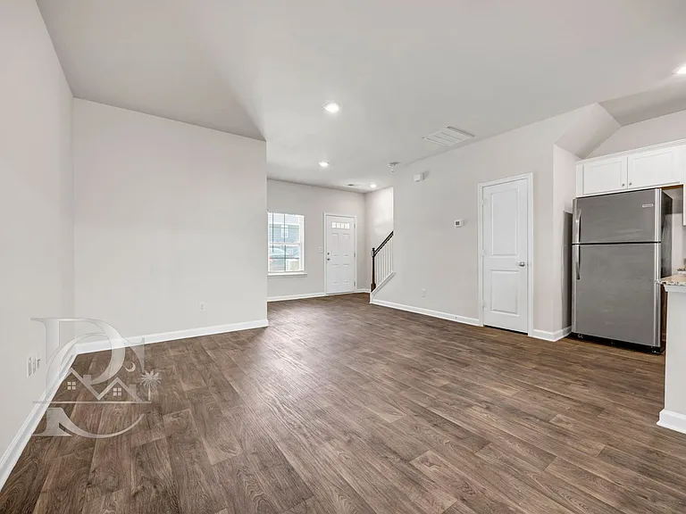 315 High Grove Way — Photo 23