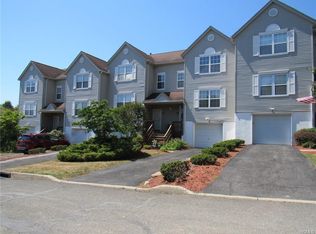 172 Highwood Dr, New Windsor, NY 12553