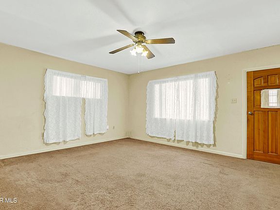 4th image of 9144 Alameda Ave