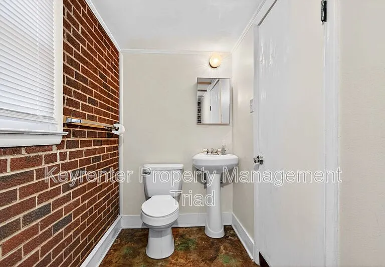 1821 W Meadowview Rd — Photo 20