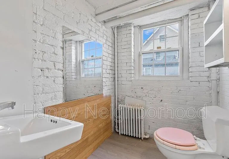 216 E Main St #9 — Photo 9