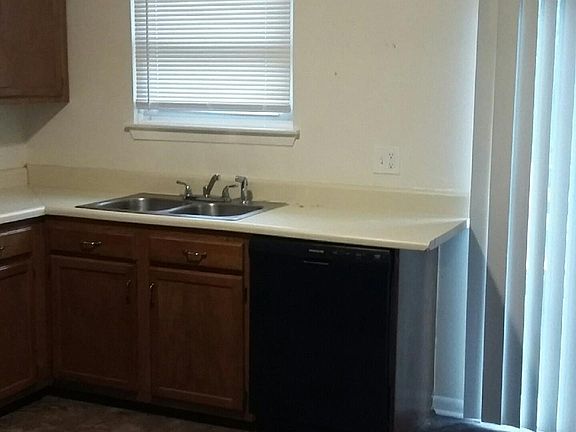4th image of 22 Jade Dr