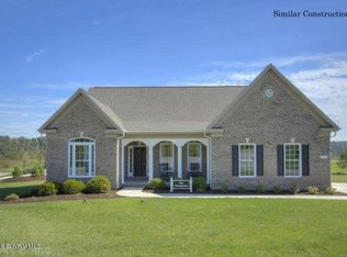 6233 Herons Landing Dr, Radford, VA 24141