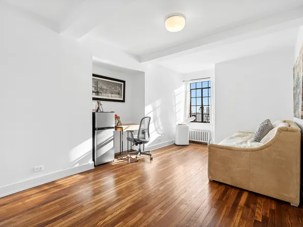 5 Tudor City Place image 1 of 8