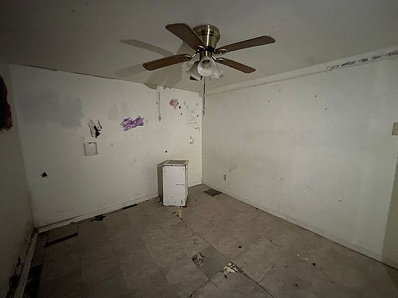 5th image of 210 S Birch Ave