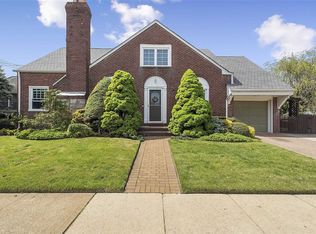 139 Waverly Ave, East Rockaway, NY 11518