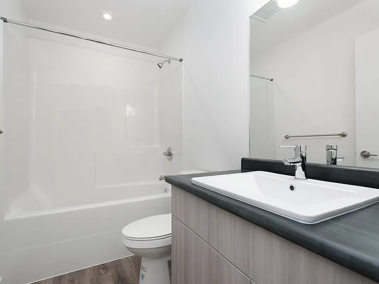 765 Hockley Ave — Photo 9