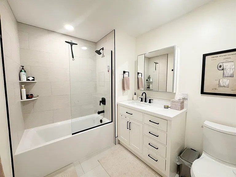 277 Border St #402 — Photo 8