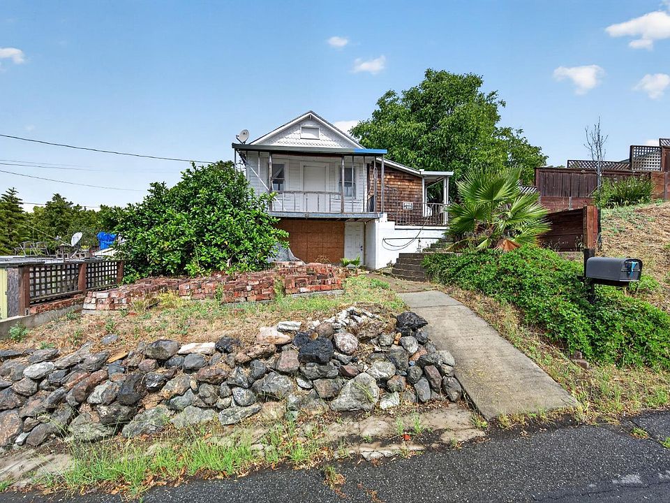 1st image of 705 E 6th Street