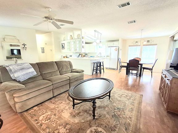 4th image of 8121 Meadowlark Lane