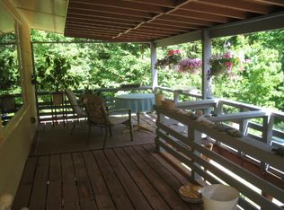 8142 Narrow Gauge Rd, Beulah, MI 49617