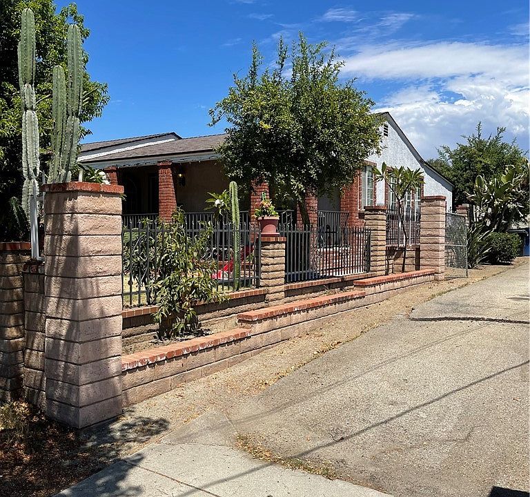 1st image of 10422 Omelveny Ave