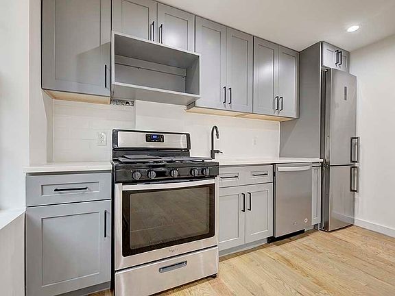 5th image of 247 W 149th St APT 6D