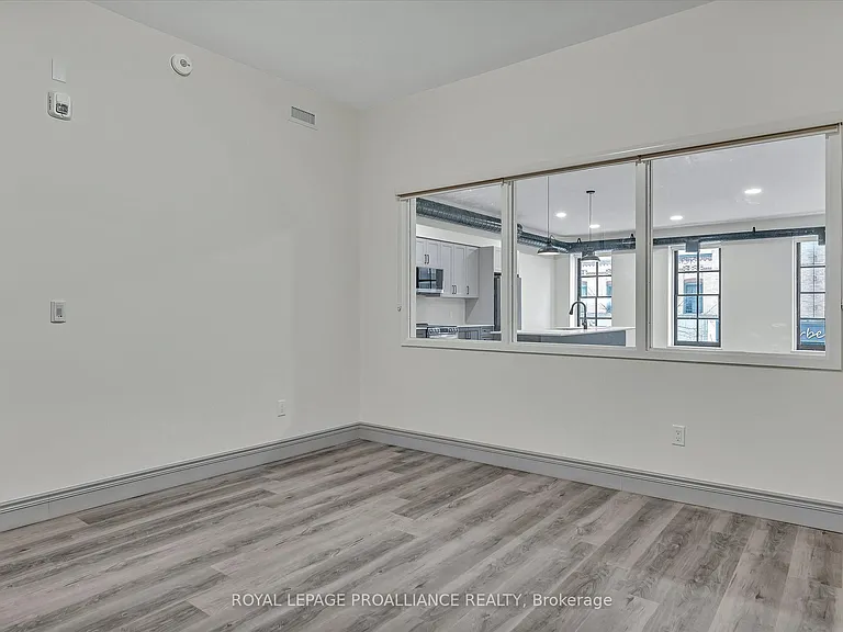 380 George St N #1B — Photo 17