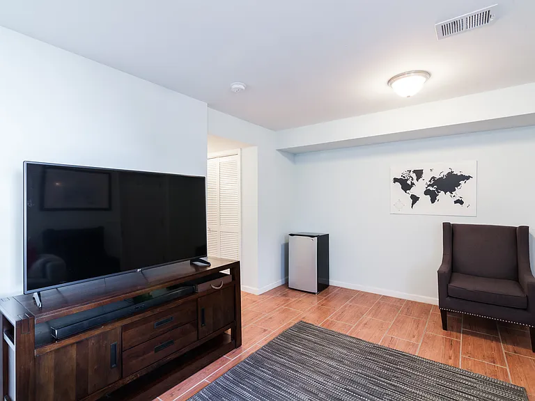 136 Grace St #1 — Photo 11