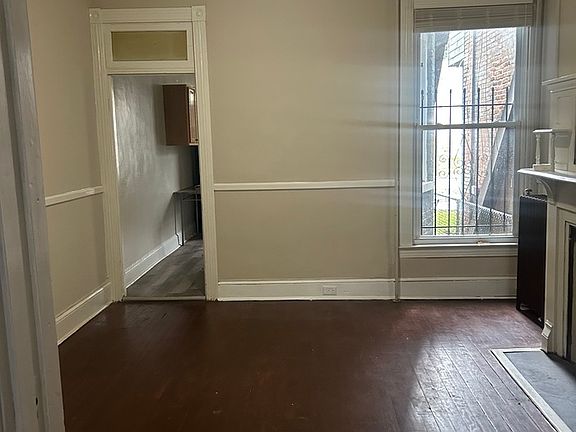 5th image of 2799 Parkwood Ave