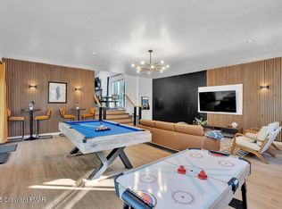 37 Eagles View Dr, Gouldsboro, PA 18424