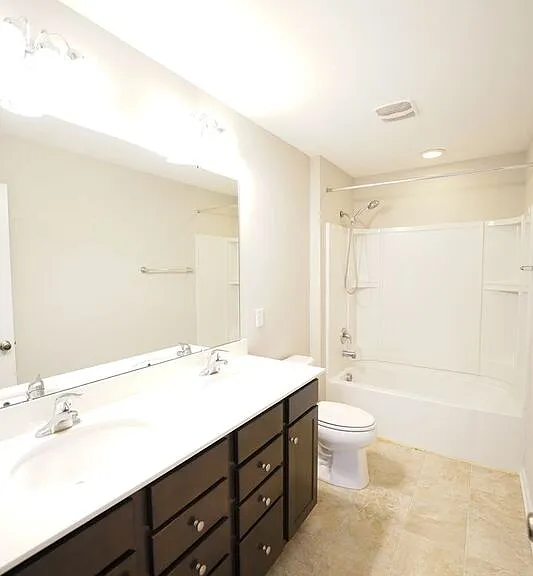 215 Shelton St — Photo 20