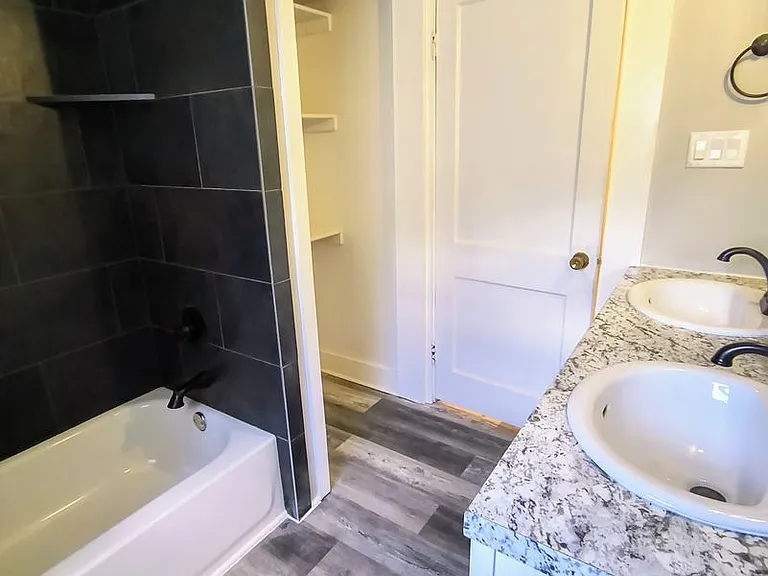2304 Palmer Dr — Photo 10