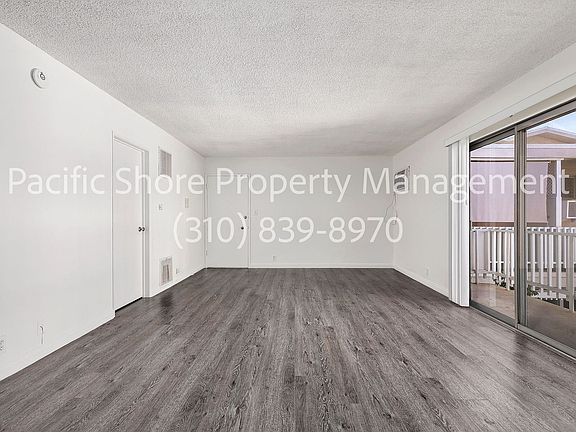 3rd image of 868 N West Knoll Dr APT 15