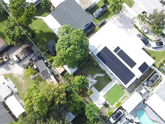 5th image of 9920 Jamaica Dr