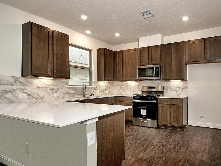 27646 Mesabe Dr — Photo 9