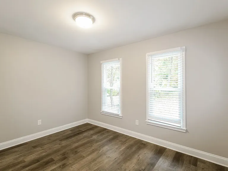 2570 Broadmoor Ct — Photo 13