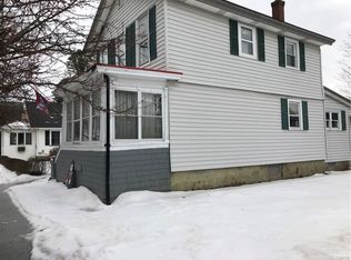 35 Gardner St, Whitesboro, NY 13492