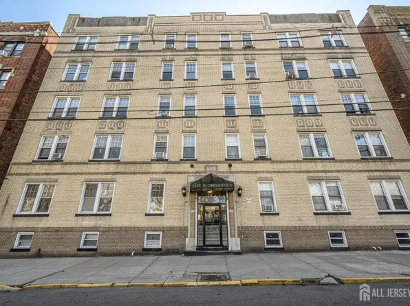 311 79th St APT 36, North Bergen, NJ 07047