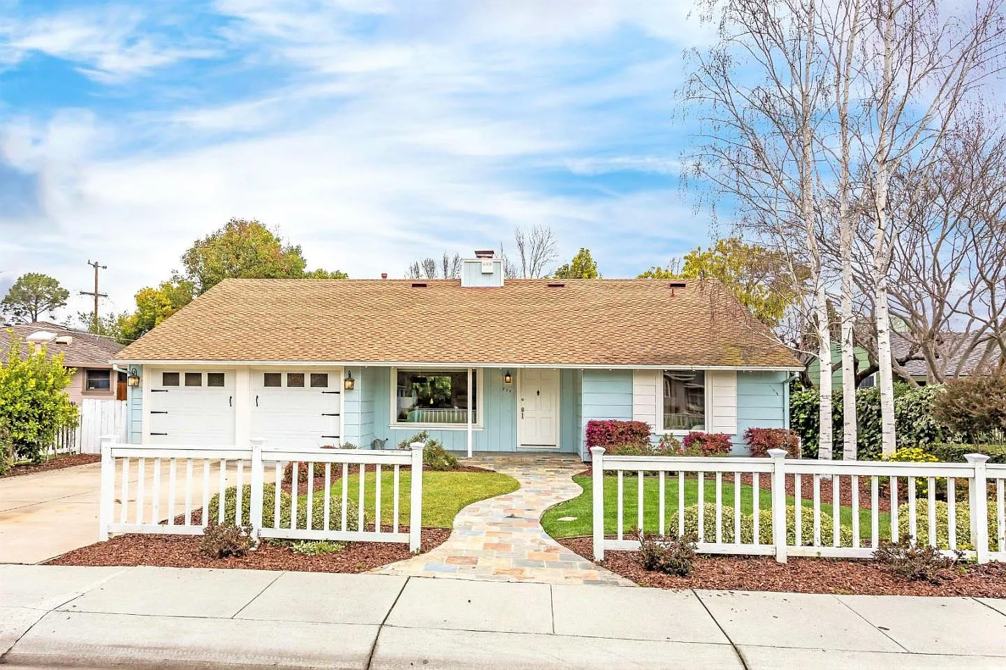 239 Oakhurst Pl photo 1