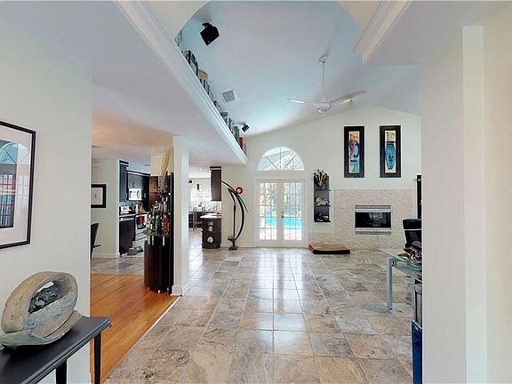 4th image of 4402 W Lawn Ave