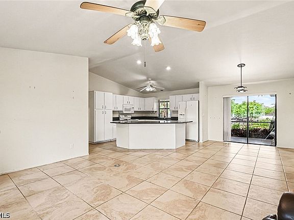 3rd image of 4118 SW 14th Ave